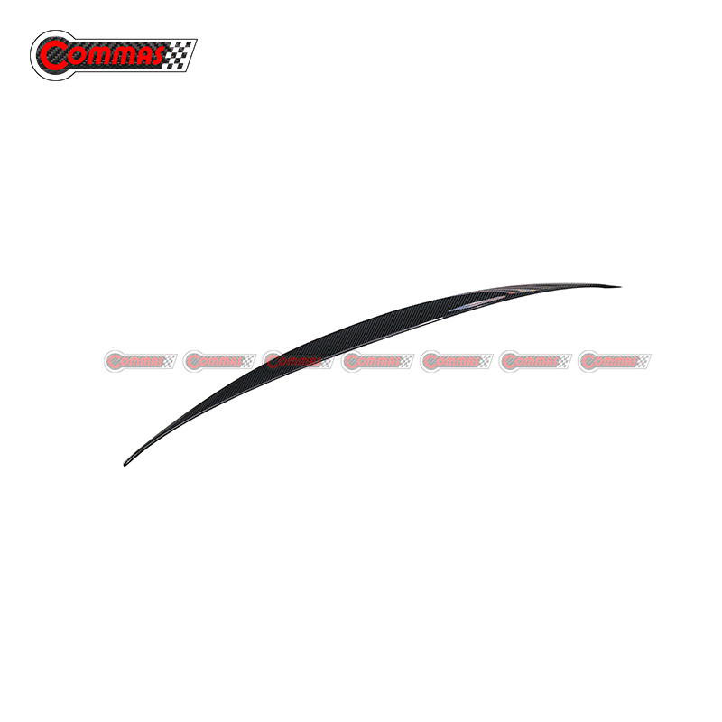 ปีกหลังคาร์บอนไฟเบอร์แบบแห้งของ Rolls Royce Wraith